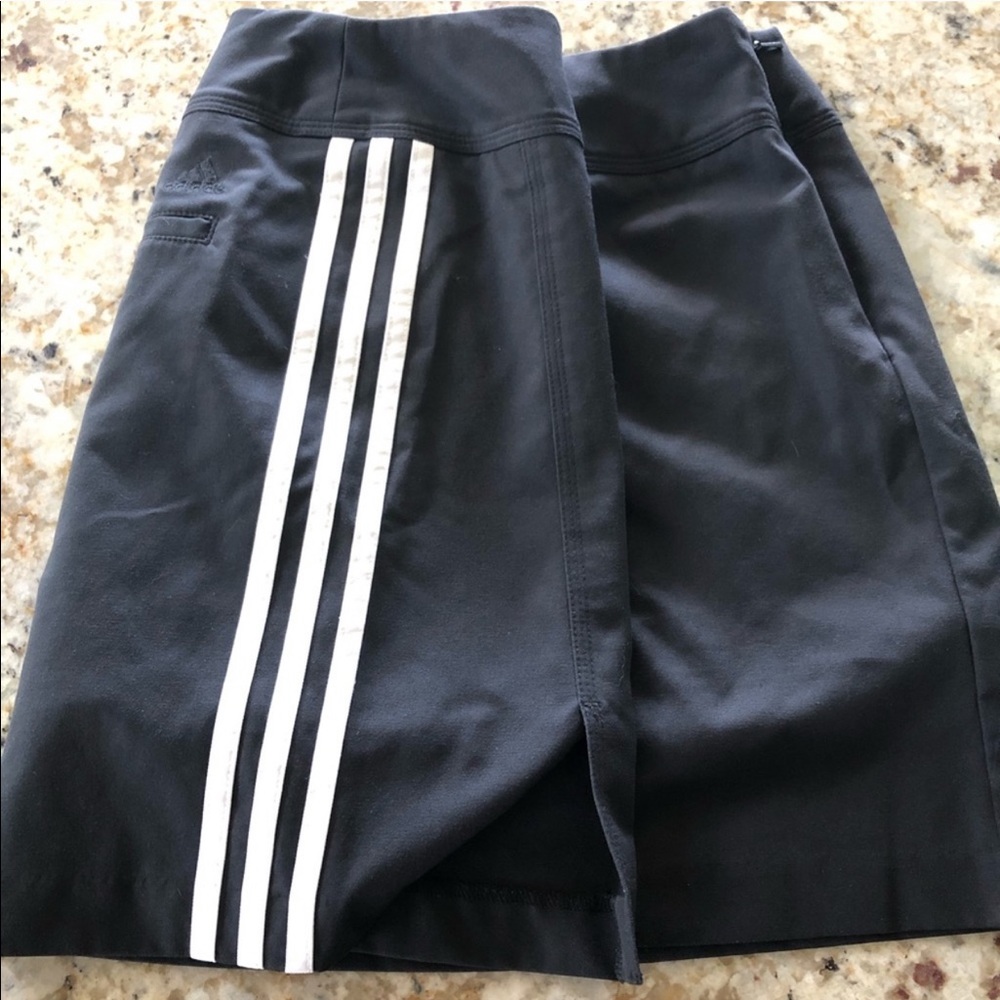 Women’s sz 4 black tennis skort adidas